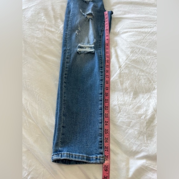 Judy Blue | Boyfriend Fit Jeans | Size  3/26 | Distressed Medium Wash - Picture 6 of 9